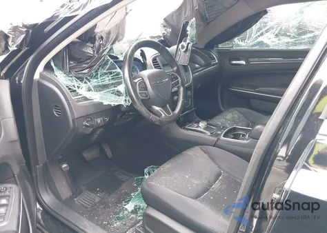 2018 Chrysler 300 Touring z USA, uszkodzony, nr VIN 2C3CCAAG9JH320442